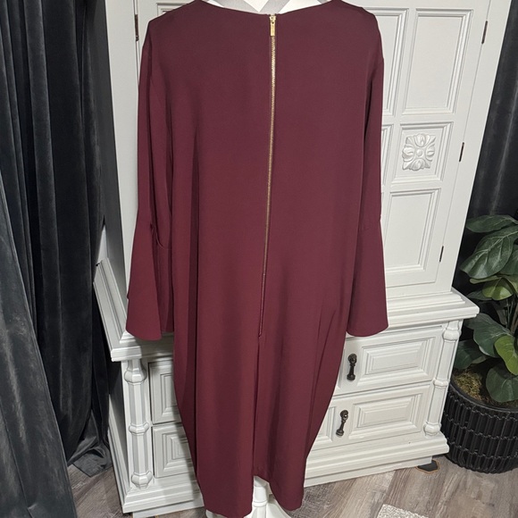 Carmen Marc Valvo Elegant Burgundy Midi Dress Size 18W - Picture 6 of 10